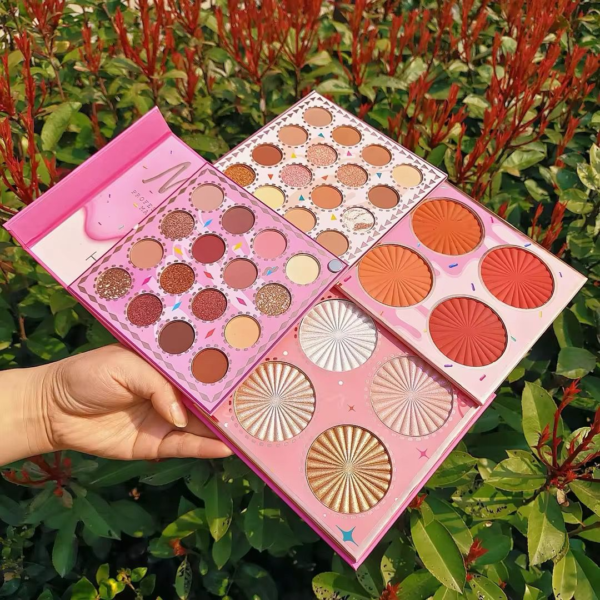 HudaAmoj Eyeshadow palette - Image 2